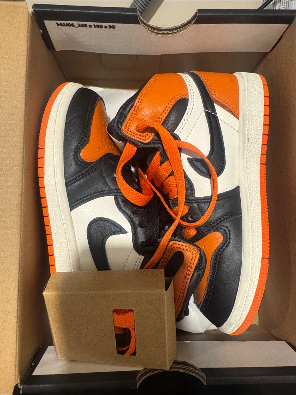 Jordan 1 Retro High OG - Black White Orange 12c